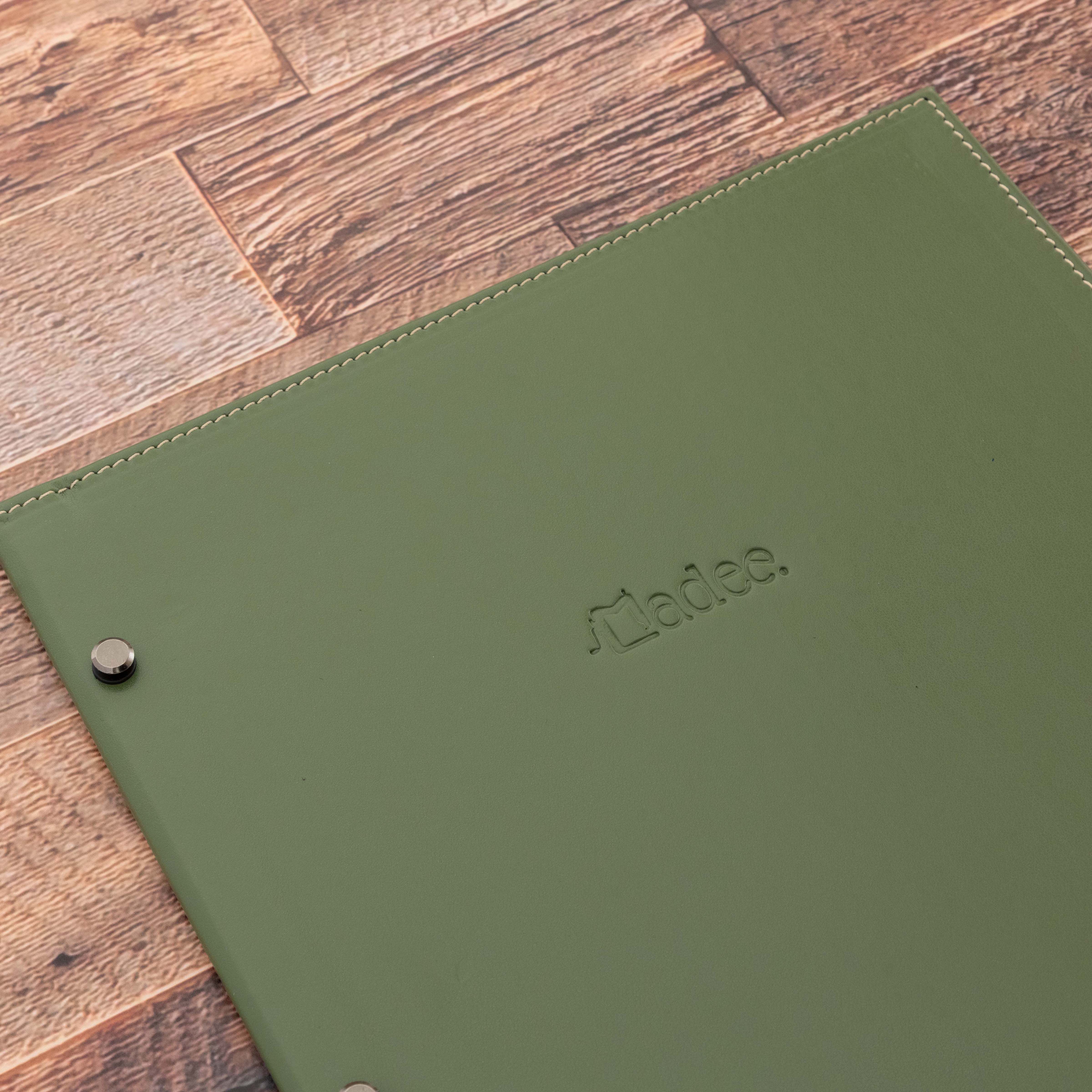 Porta menu A5 rigido con viti in acciaio personalizzabile in similpelle
