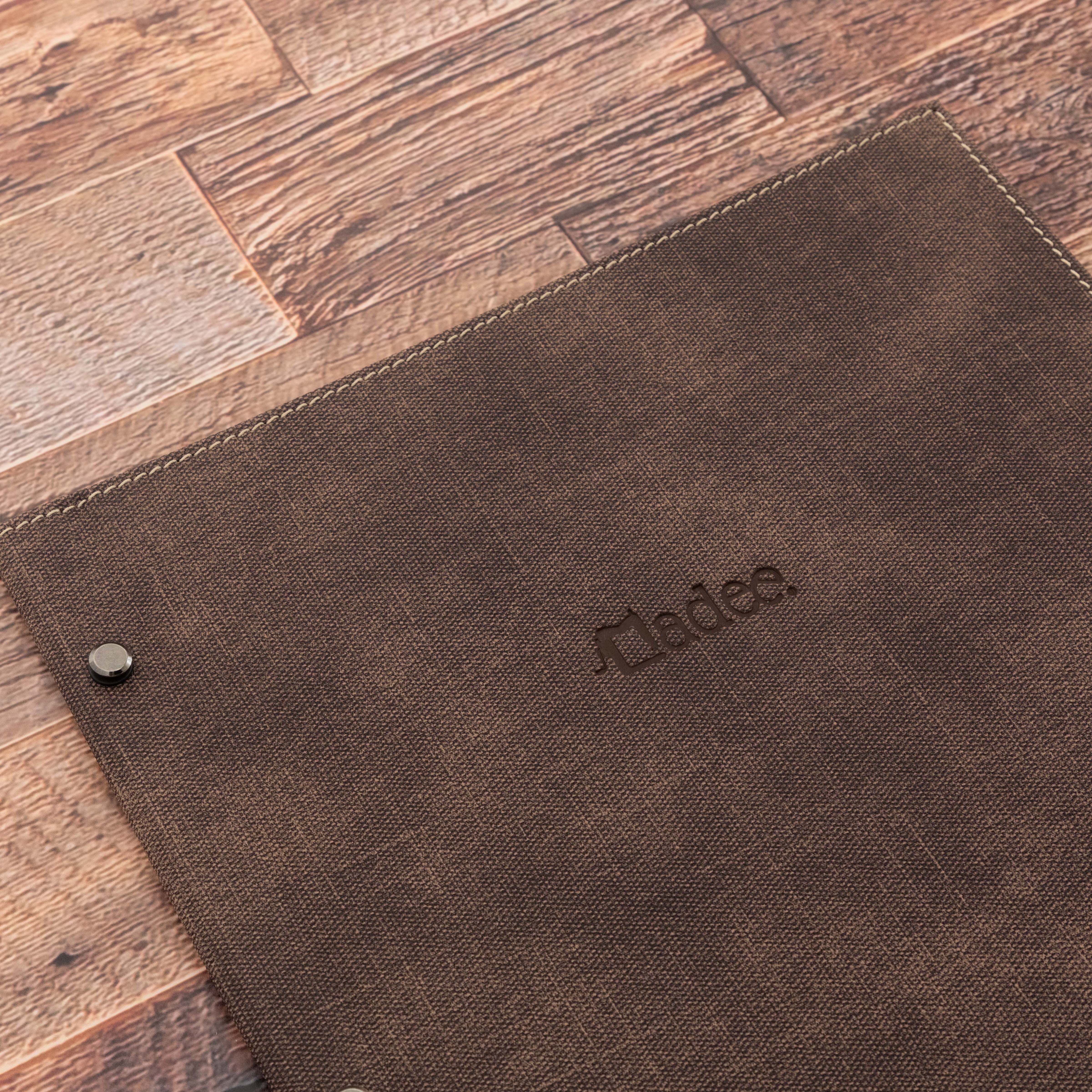 Porta menu A5 rigido con viti in acciaio personalizzabile in similpelle