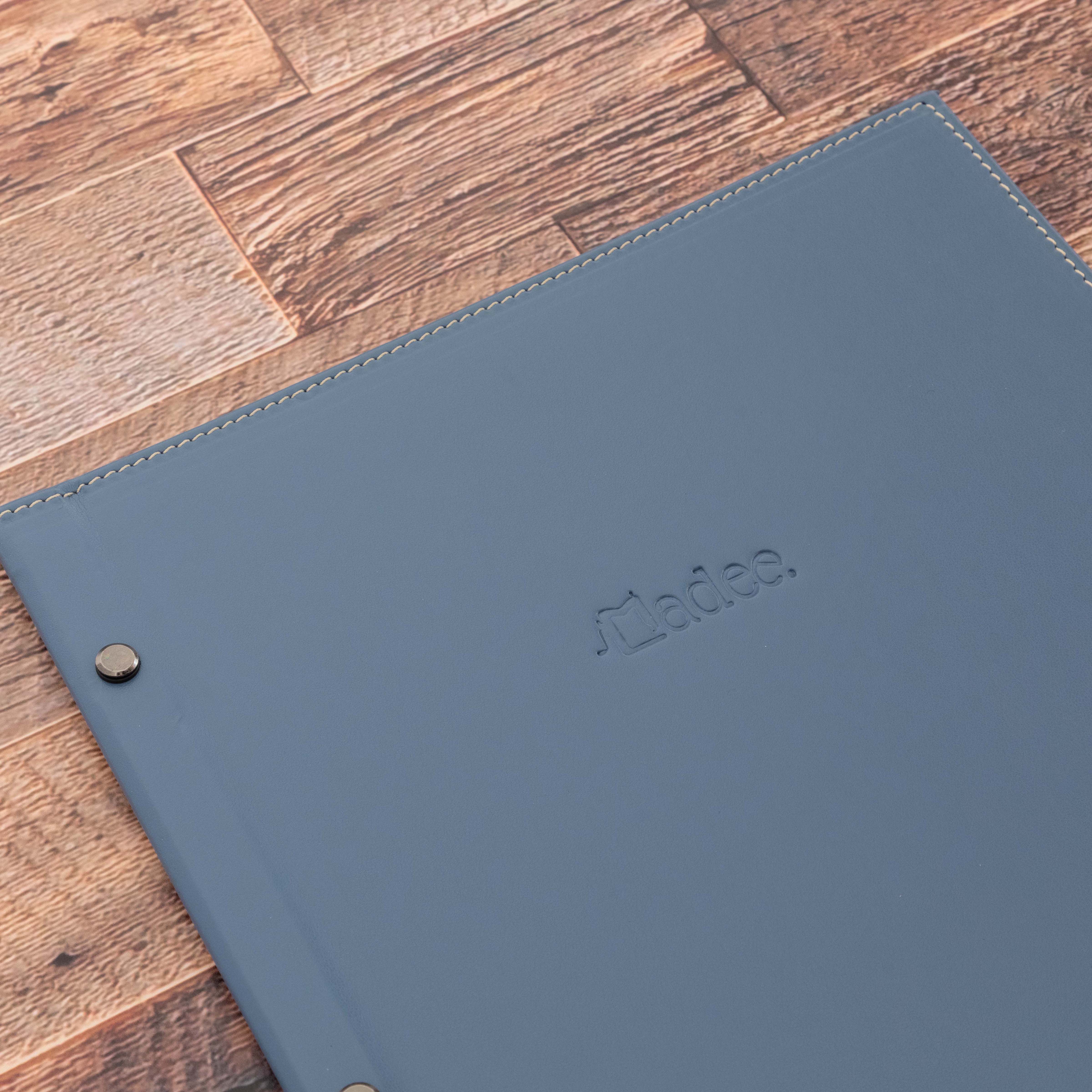 Porta menu A5 rigido con viti in acciaio personalizzabile in similpelle