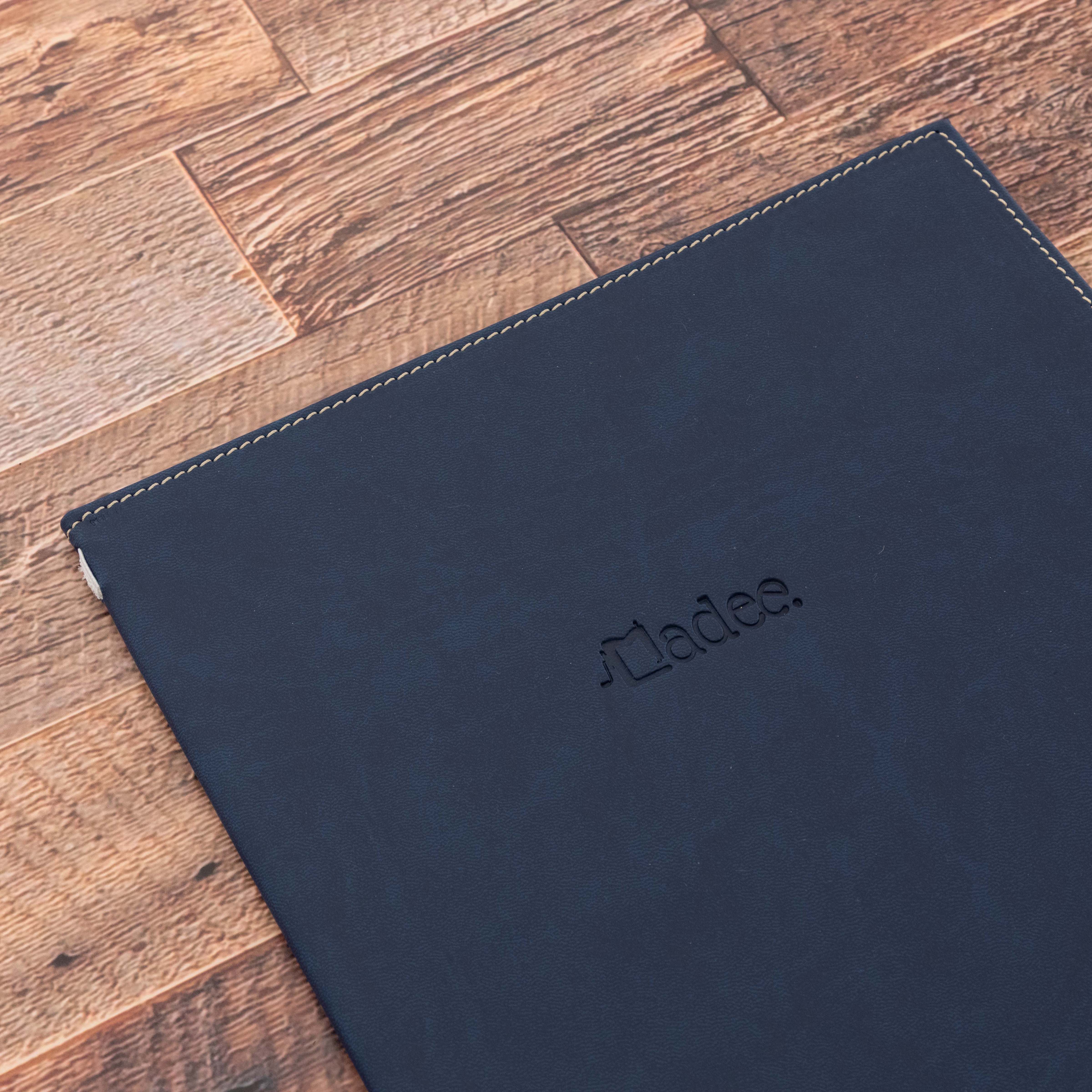 Porta menu A4 rigido con elastico personalizzabile in similpelle
