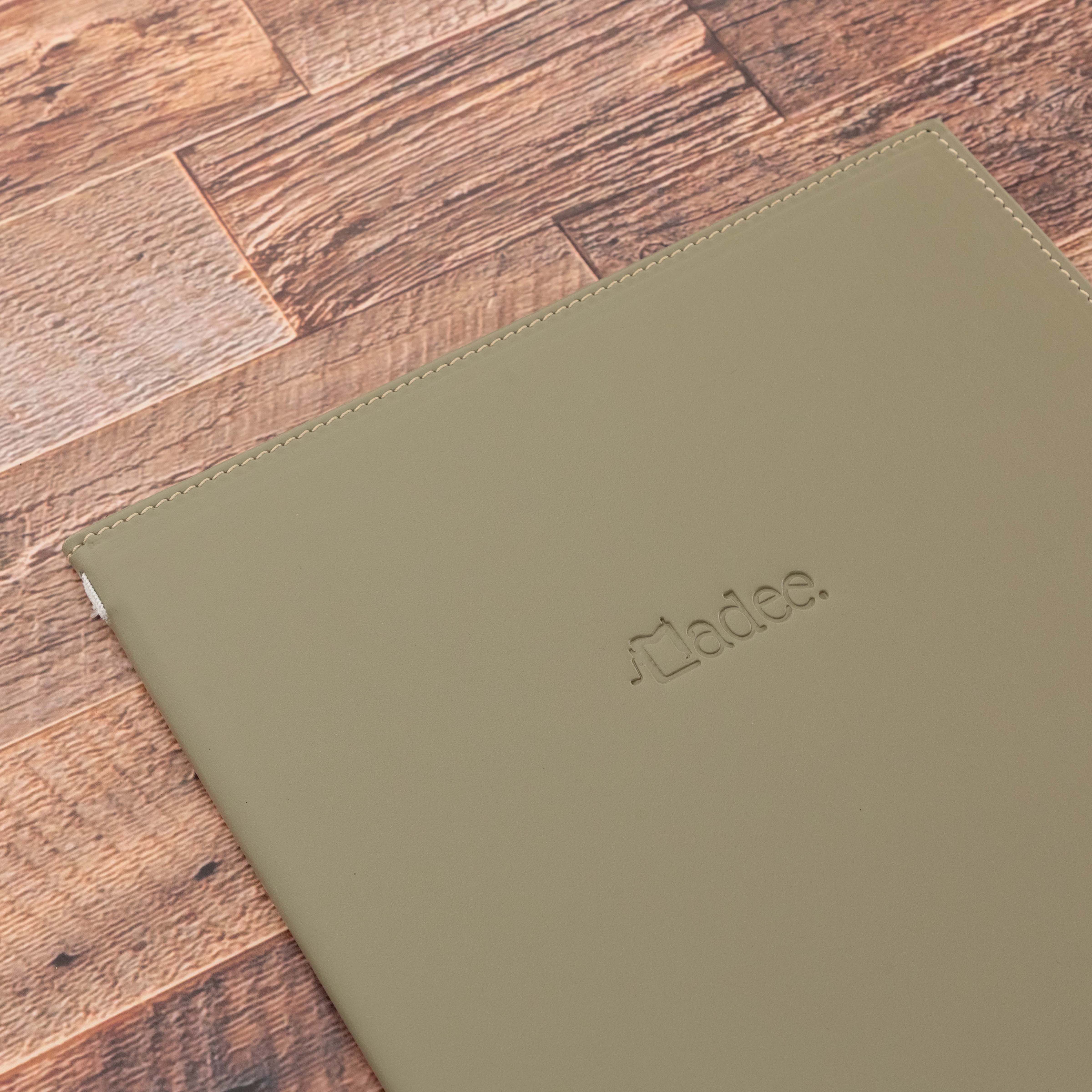 Porta menu A4 rigido con elastico personalizzabile in similpelle