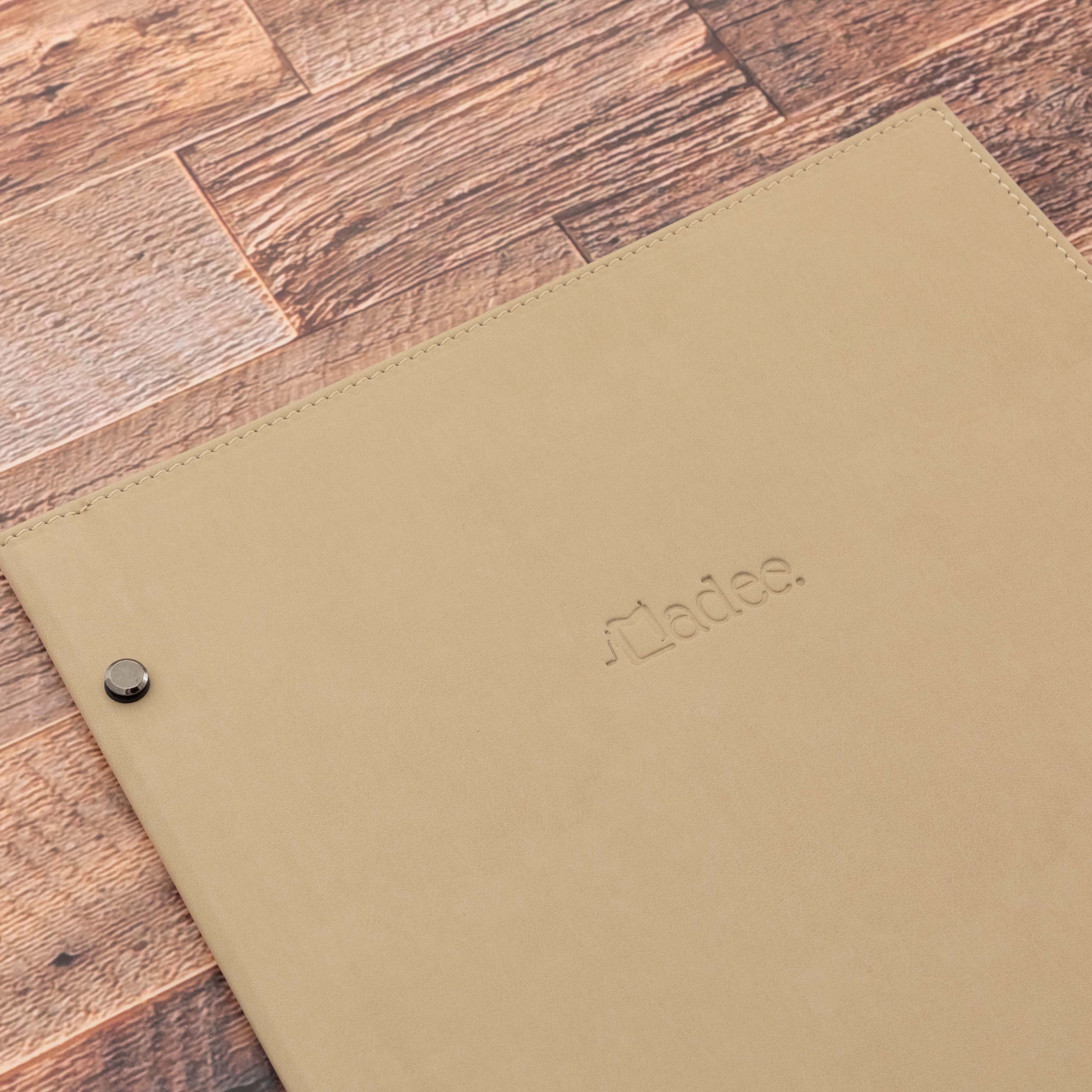 Porta menu A5 rigido con viti in acciaio personalizzabile in similpelle