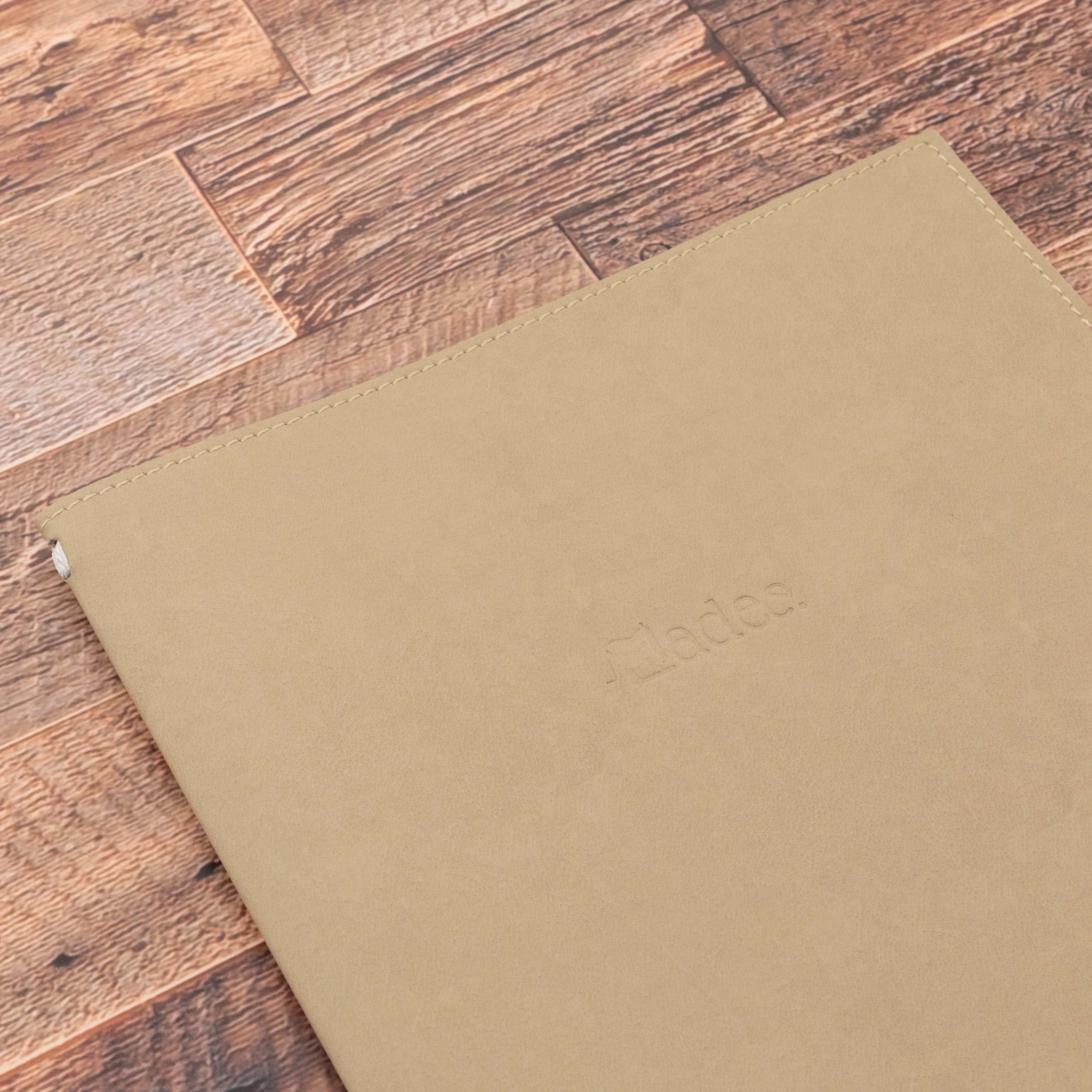 Porte menu personnalisable en simili cuir