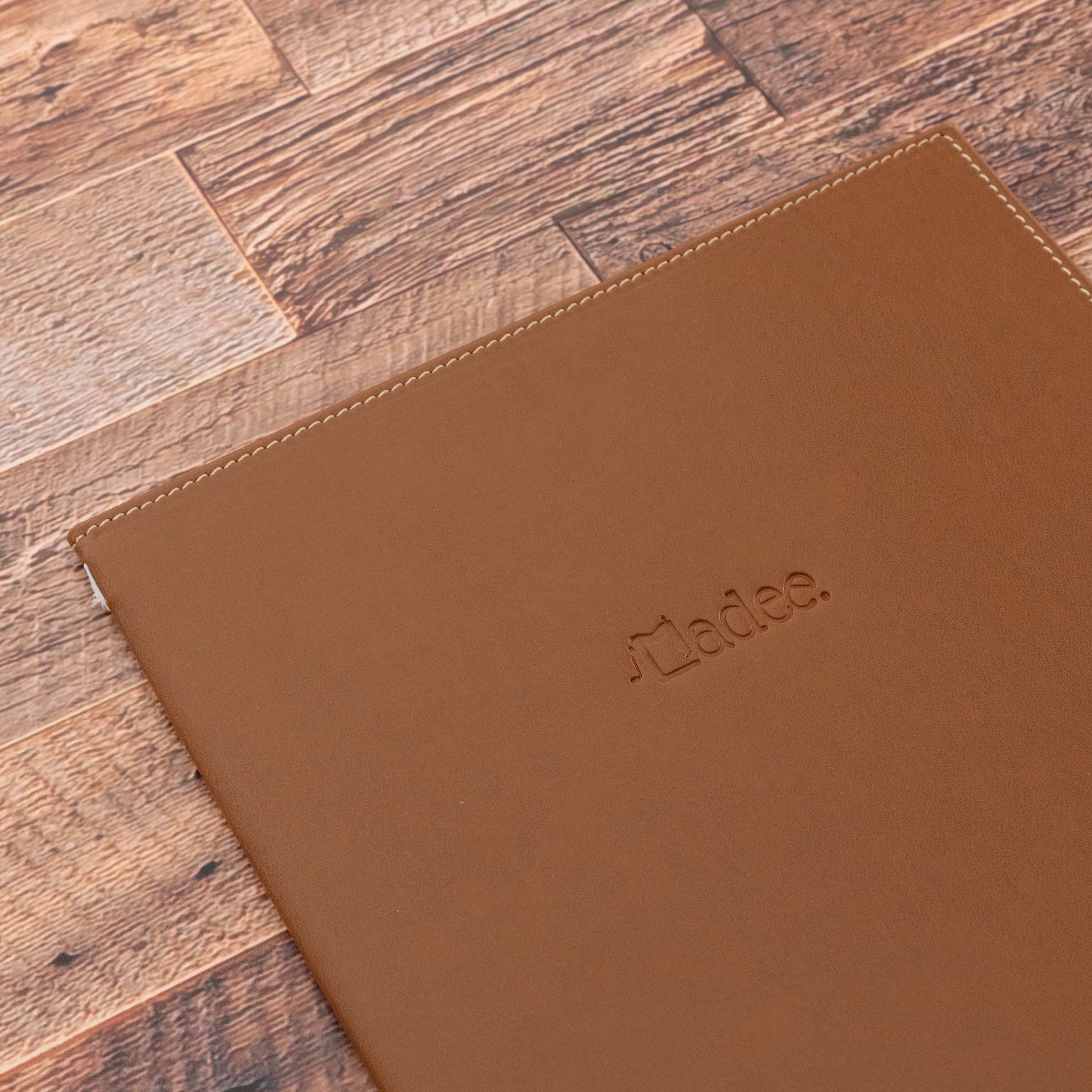 Porta menu A4 rigido con elastico personalizzabile in similpelle